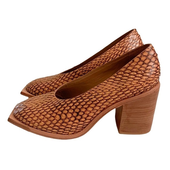 WAL & PAI Shoes - Wal & Pai Wade Pump in Burt Reptile